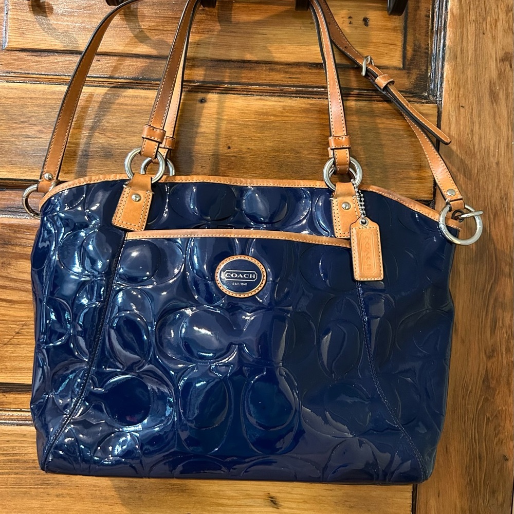 Coach Payton Embossed Signature Logo Patent Leather Navy Tote Bag. EUC